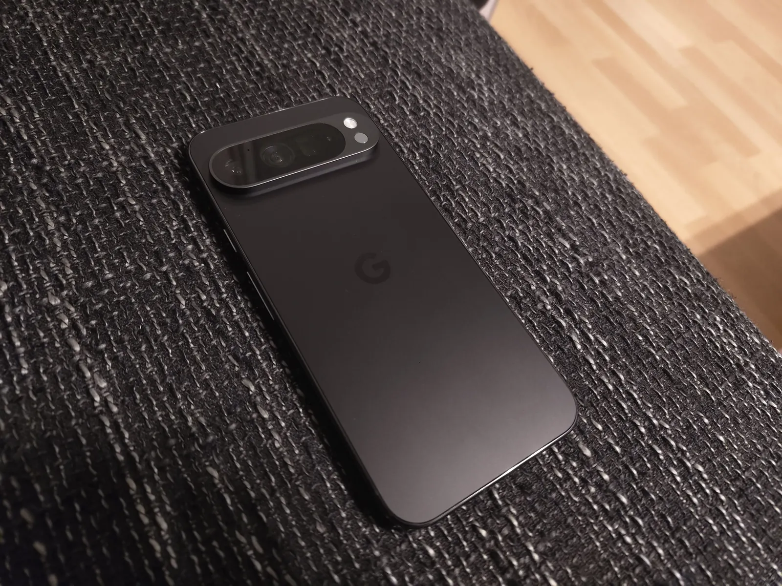 Rückseite des Google Pixel 9 Pro XL mit Kameraleiste